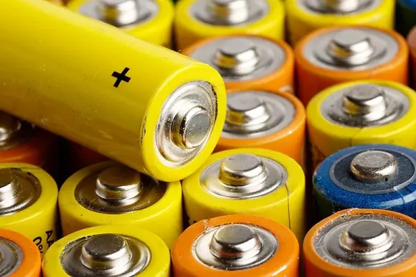 خرید عمده باطری نیمه قلمی